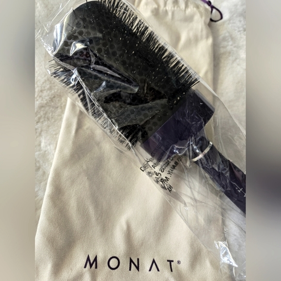 New Monat Round Brush - Picture 4 of 5